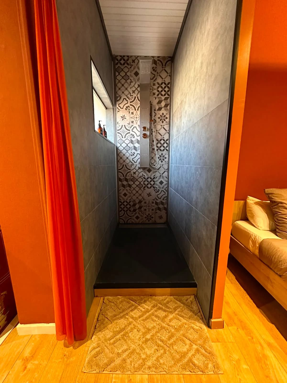 Suite image 8